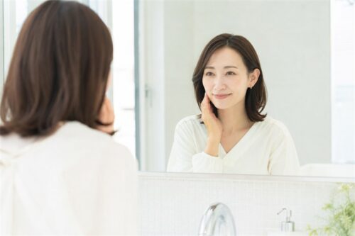 安心して自分のケアを続ける女性